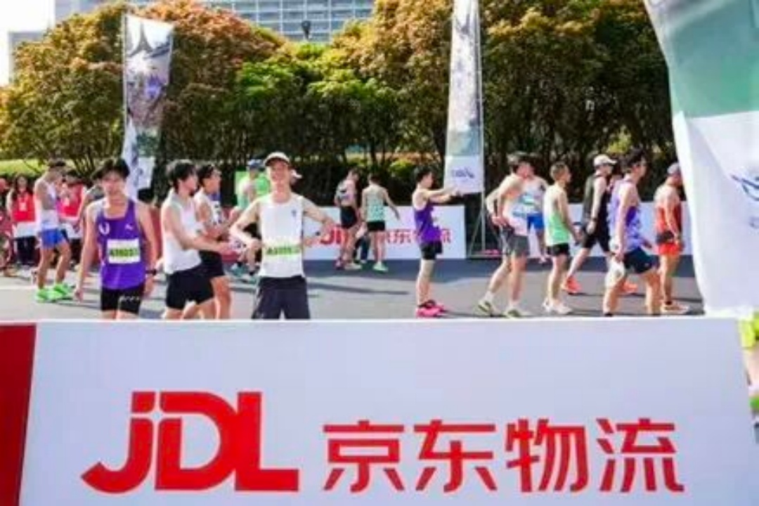 京东携手必维护航三大白金标马拉松领跑可持续
